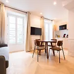 Austerlitz & Bastille\'S Home